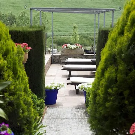 Alavera De Banos מלון