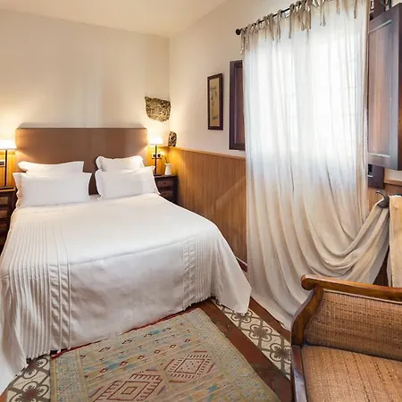 Alavera De Banos מלון רונדה