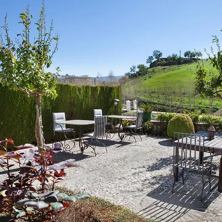 מלון Alavera De Banos *